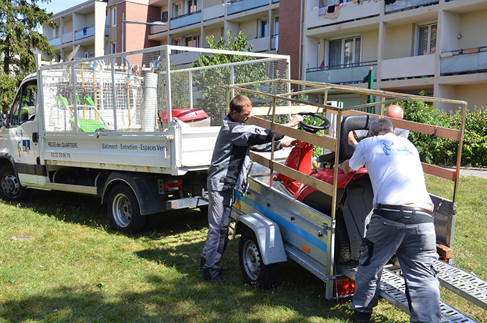 Gestion des espaces verts tonte taille haie arbuste - regie des quartiers evreux